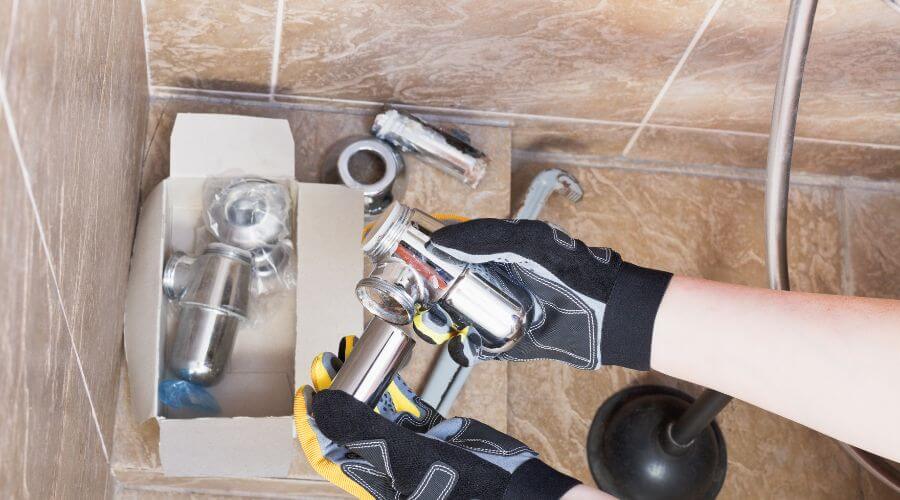 Professional gutter cleaning in Southbury, CT